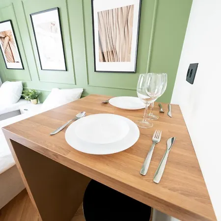 Lejlighedshotel Oasis Airport By Revalhome