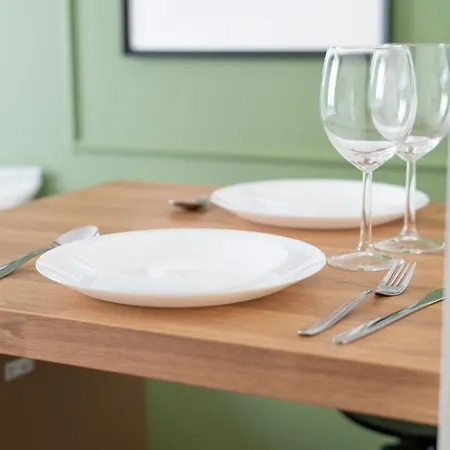 Aparthotel Oasis Airport By Revalhome