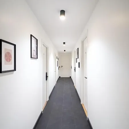 Oasis Airport Aparthotel